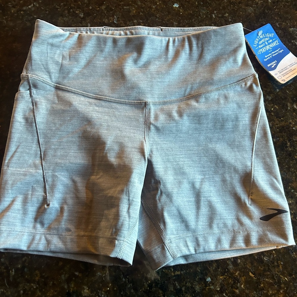 Brooks Women’s spark 5in short running shorts small
